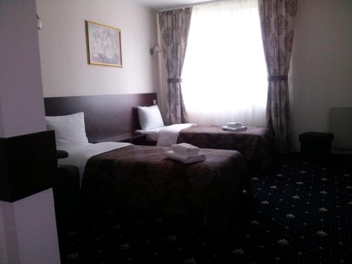 Faraon Hotel Ivano-Frankivsk Ngoại thất bức ảnh
