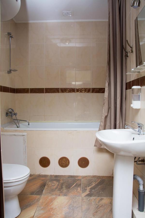 Faraon Hotel Ivano-Frankivsk Ngoại thất bức ảnh