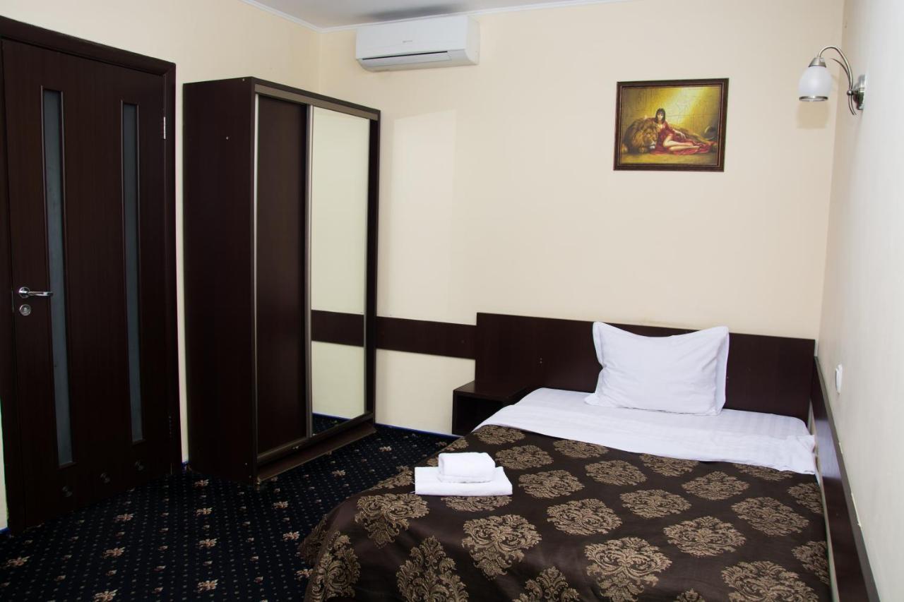 Faraon Hotel Ivano-Frankivsk Ngoại thất bức ảnh
