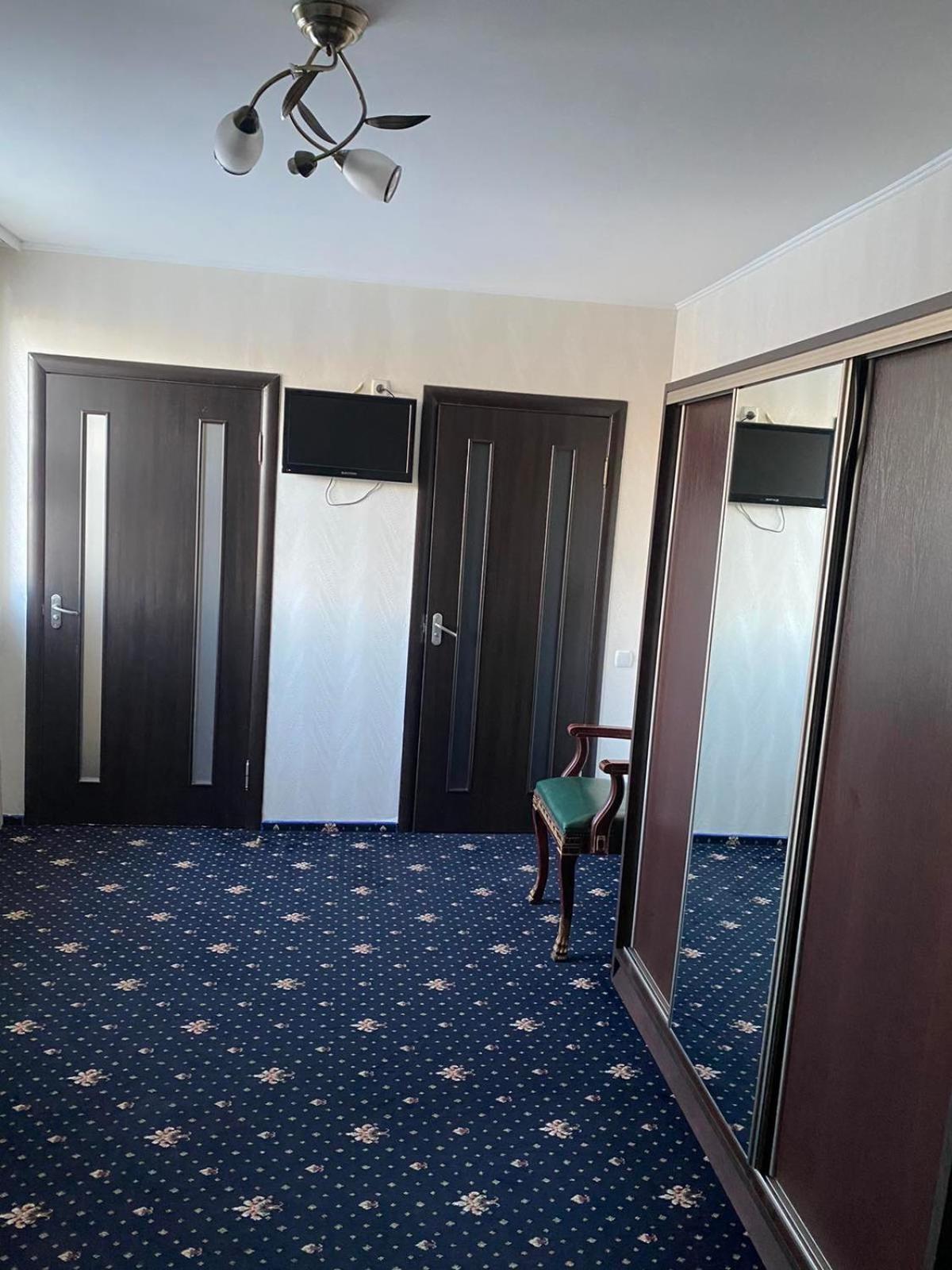Faraon Hotel Ivano-Frankivsk Ngoại thất bức ảnh