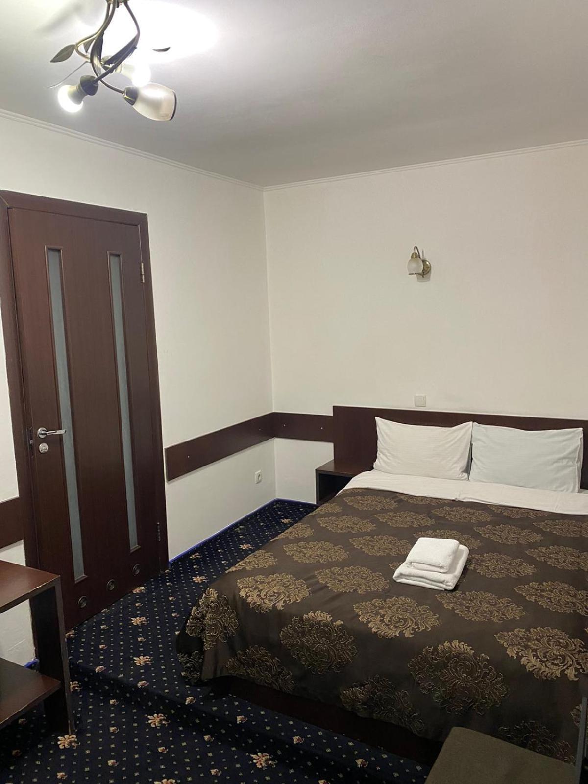 Faraon Hotel Ivano-Frankivsk Ngoại thất bức ảnh